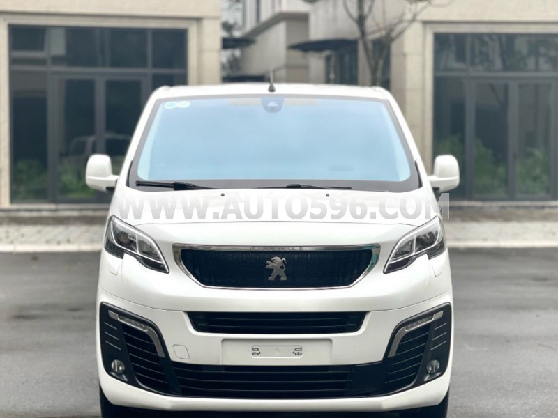 Peugeot Traveller Luxury 2019