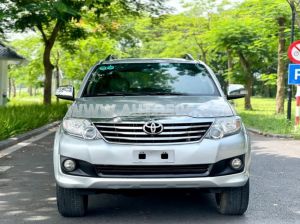 Xe Toyota Fortuner 2.7V 4x2 AT 2012