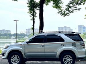 Xe Toyota Fortuner 2.7V 4x2 AT 2012