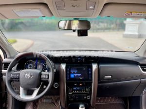 Xe Toyota Fortuner 2.8V 4x4 AT 2019