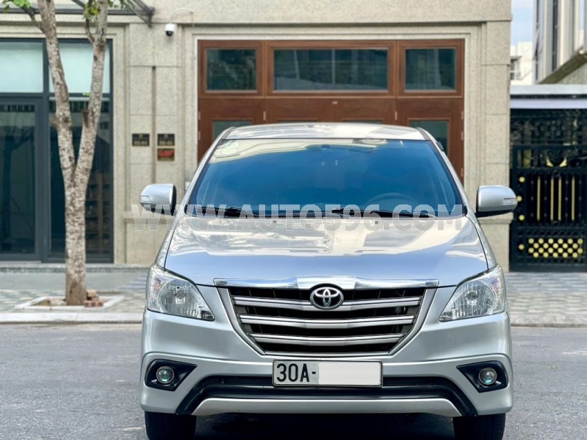 Toyota Innova 2.0E 2015