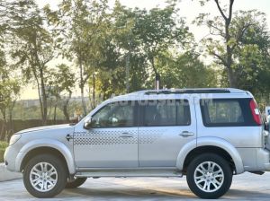 Xe Ford Everest 2.5L 4x2 AT 2015