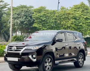 Xe Toyota Fortuner 2.4G 4x2 AT 2018