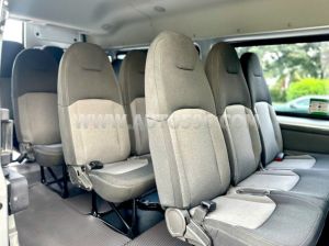 Xe Ford Transit Tiêu chuẩn 2023