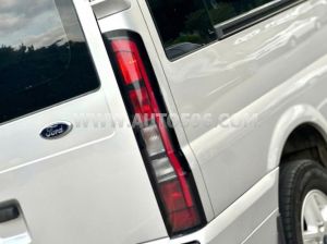 Xe Ford Transit Tiêu chuẩn 2023