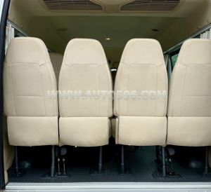 Xe Ford Transit SVP 2020