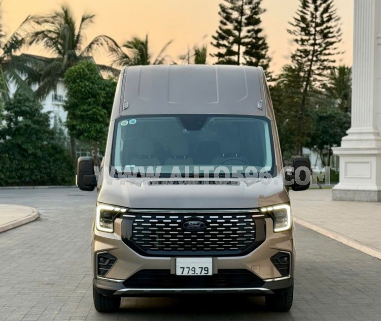 Ford Transit Premium 2024