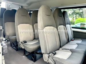 Xe Ford Transit Tiêu chuẩn 2023