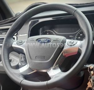 Xe Ford Transit Tiêu chuẩn 2022