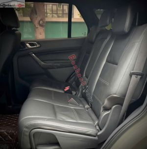 Xe Ford Everest Titanium 2.2L 4x2 AT 2016