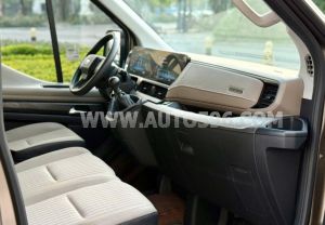 Xe Ford Transit Premium 2024