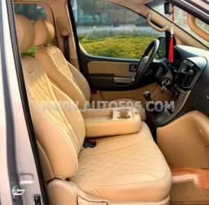 Xe Hyundai Grand Starex 2.5 MT 2015