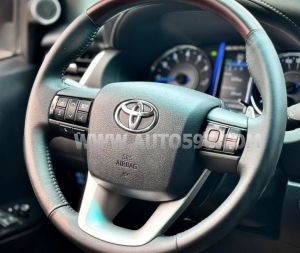 Xe Toyota Fortuner 2.7V 4x2 AT 2017