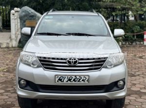 Xe Toyota Fortuner 2.7V 4x2 AT 2012