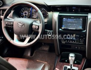 Xe Toyota Fortuner 2.7V 4x2 AT 2017