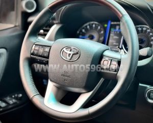 Xe Toyota Fortuner 2.7V 4x2 AT 2017