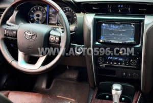 Xe Toyota Fortuner 2.7V 4x2 AT 2017