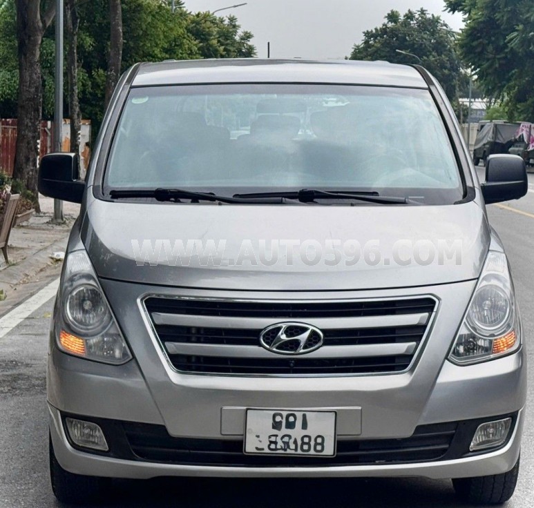 Hyundai Grand Starex 2.5 MT 2017