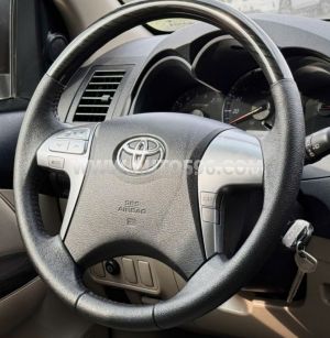 Xe Toyota Fortuner 2.7V 4X2 AT 2016