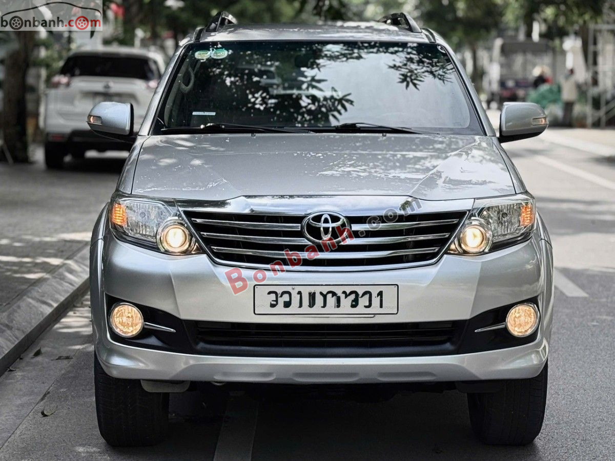 Toyota Fortuner 2.7V 4x2 AT 2015