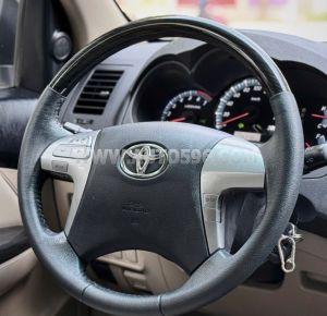 Xe Toyota Fortuner 2.7V 4x2 AT 2015