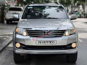 Xe Toyota Fortuner 2.7V 4x2 AT 2015