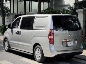 Xe Hyundai Grand Starex Van 2.4 MT 2016