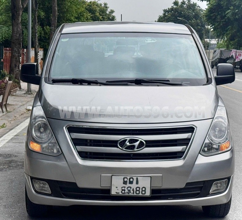 Hyundai Grand Starex 2.5 MT 2017